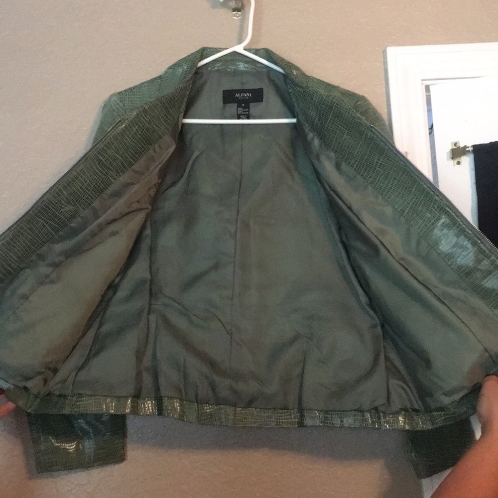 Alfani Genuine Leather Jacket. Thin,  not bulky - Picture 2 of 4